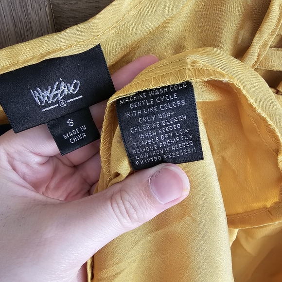 NWOT yellow mustard color dress light weight knee length size S elastic waist - Picture 3 of 4